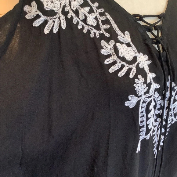 Salty Lemon Black & White Embroidered Swim Coverup - Picture 3 of 6